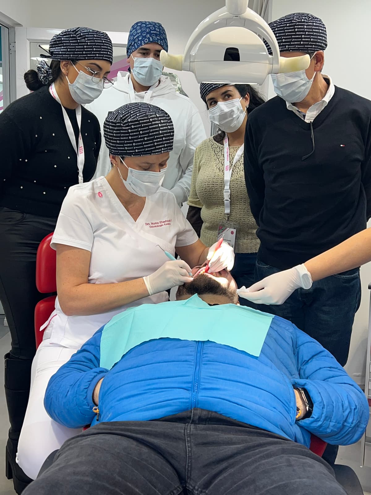 Rehabilitación sobre Implantes con Sistema CEREC — imagen 2